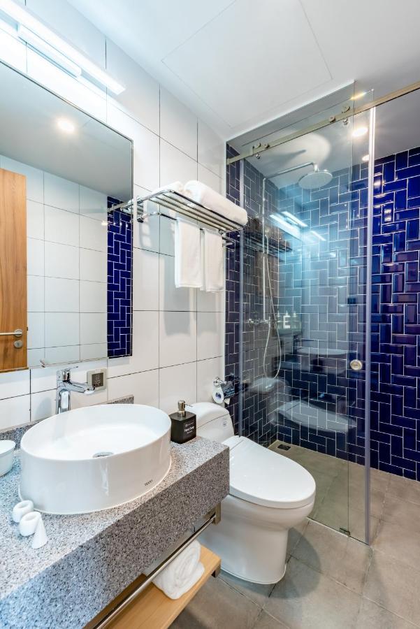 Hello World Saigon Hotel Хошимин Екстериор снимка